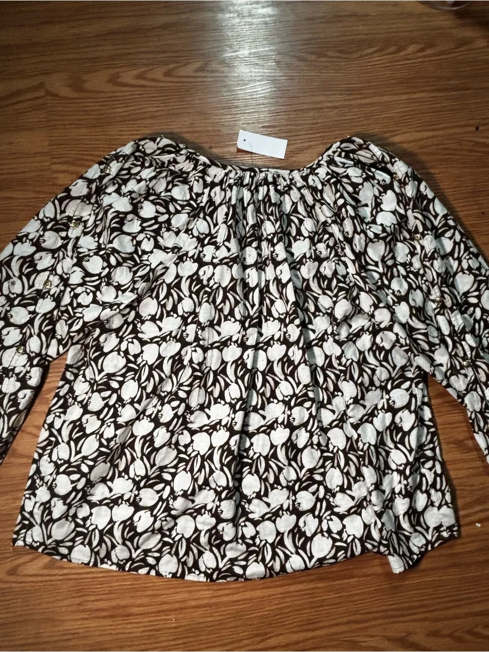 LOFT Black and White Floral Puff-Sleeve Top